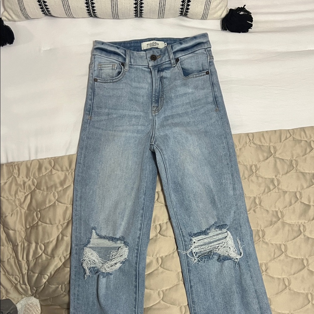 Hidden Distressed Women's Jeans. Ella Classic Straight. Excellent condition!